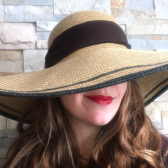 Meet your Posher, Heidi - Picture 1 of 1